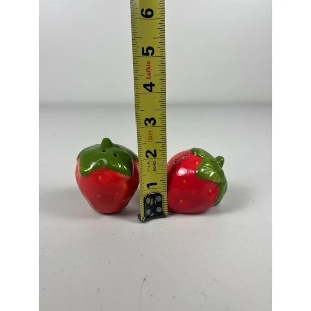 Strawberry‎ Dolly Parton Ceramic Salt and Pepper Shaker Set of 2 Cottagecore